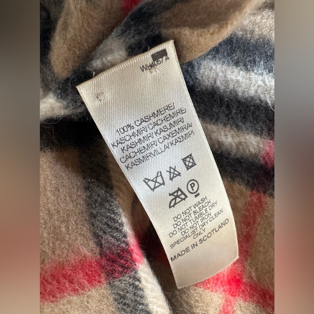Burberry Nova Check Cashmere Scarf - Picture 3 of 7